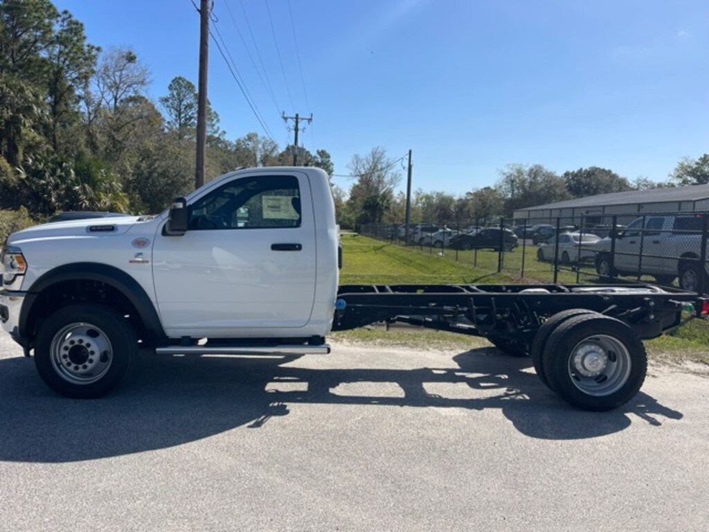 New 2024 Ram 5500 Chassis Cab 5500 TRADESMAN CHASSIS REGULAR CAB 4X4 84' CA Pickup