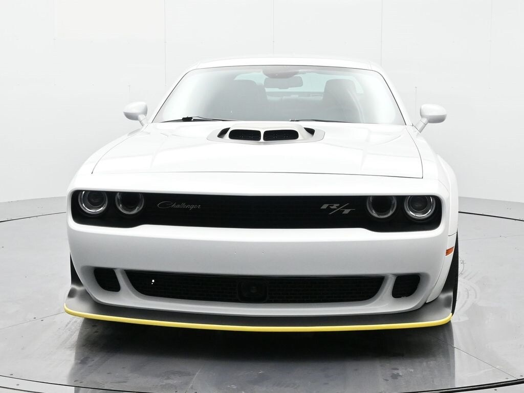 2023 Dodge Challenger R/T Scat Pack Widebody photo 2