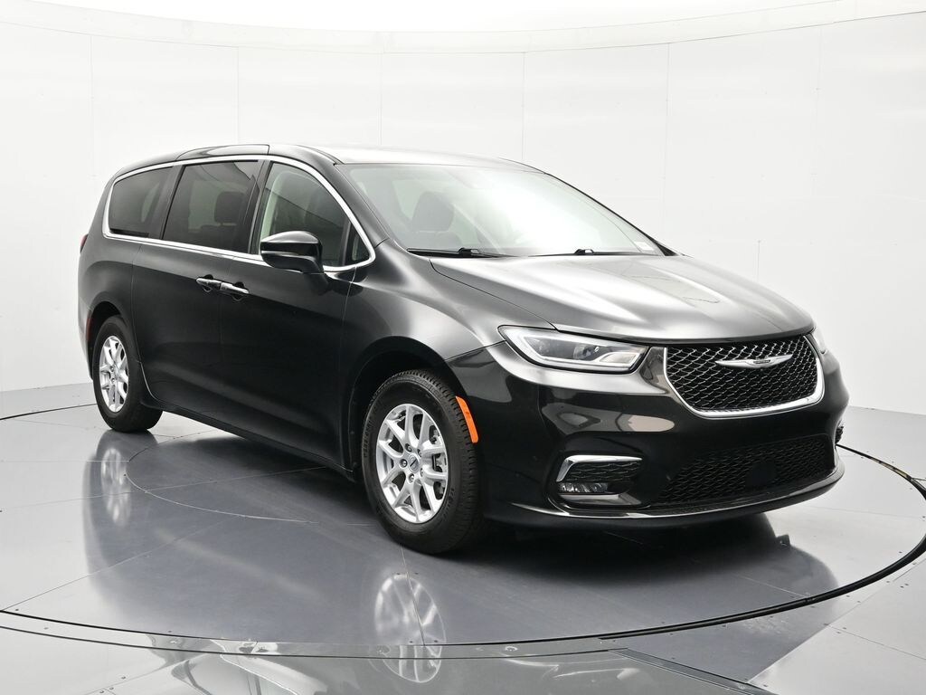 Used 2023 Chrysler Pacifica Touring L Van Passenger Van