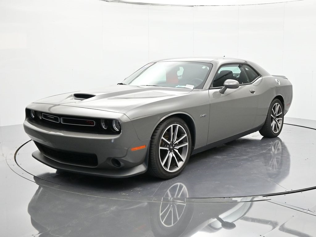 2023 Dodge Challenger R/T's photo