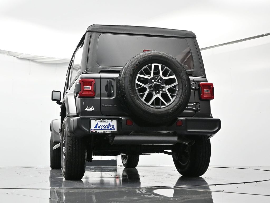 2025 Jeep Wrangler 4-Door Sahara - Photo 45