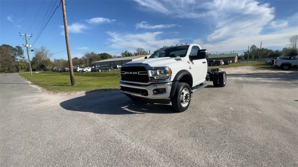 New 2024 Ram 5500 Chassis Cab 5500 TRADESMAN CHASSIS REGULAR CAB 4X4 84' CA Pickup