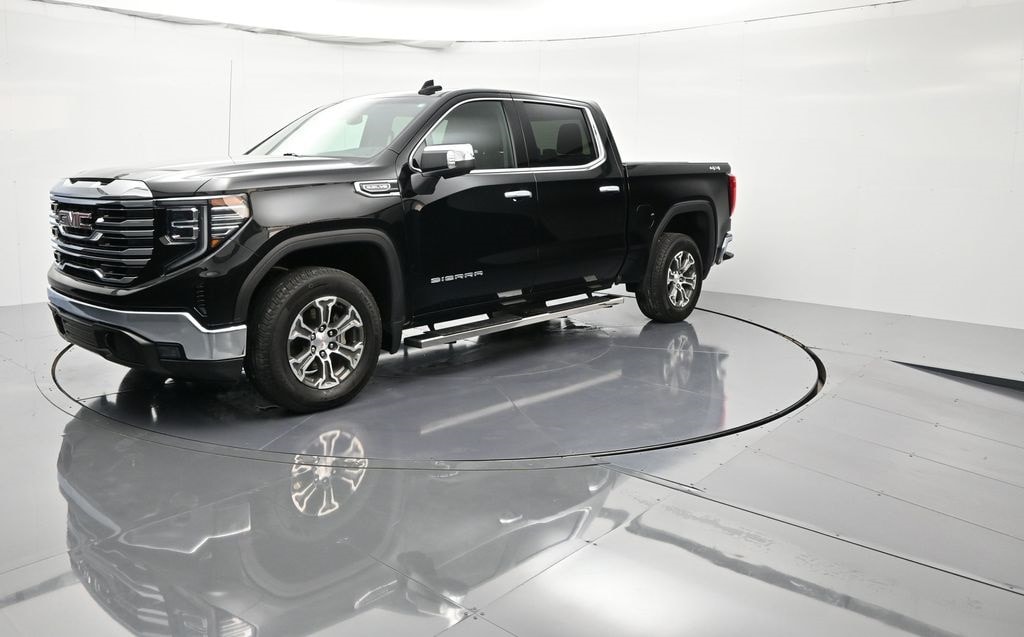 2025 GMC Sierra 1500 SLT's photo