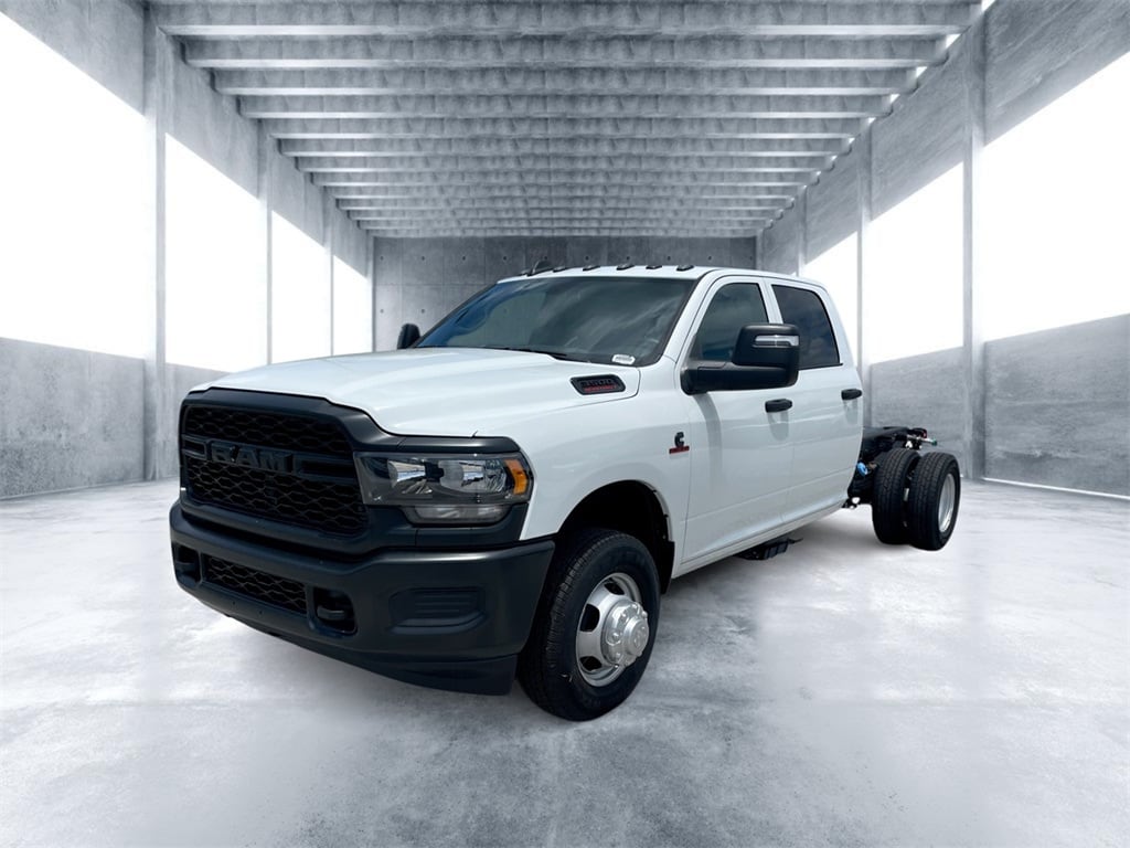 New 2024 Ram 3500 Chassis Cab 3500 TRADESMAN CREW CAB CHASSIS 4X4 60' CA Pickup