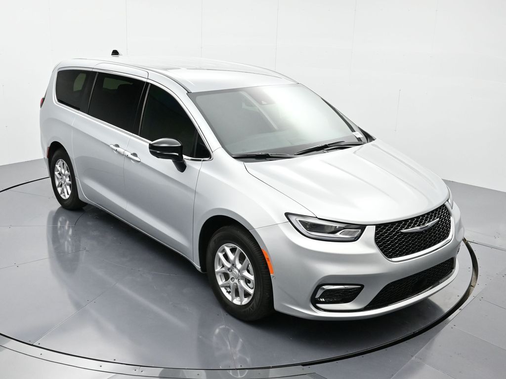 2026 Chrysler Pacifica Select - Photo 27