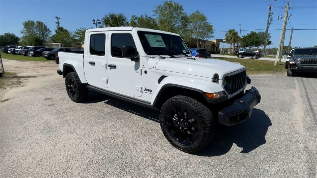 2025 Jeep Gladiator Sport photo 2