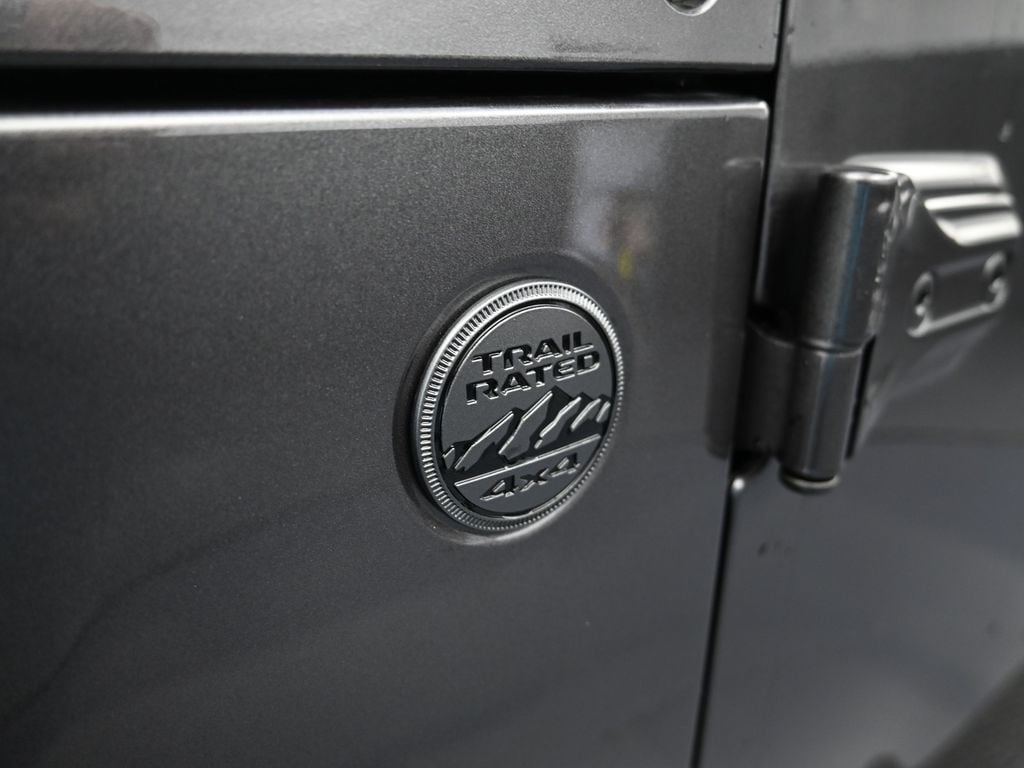 2025 Jeep Wrangler 4-Door Sahara - Photo 31