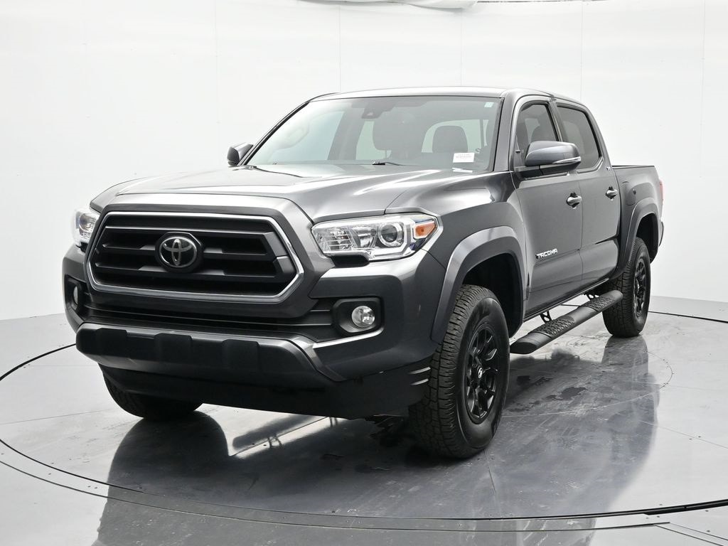 2022 Toyota Tacoma SR5's photo