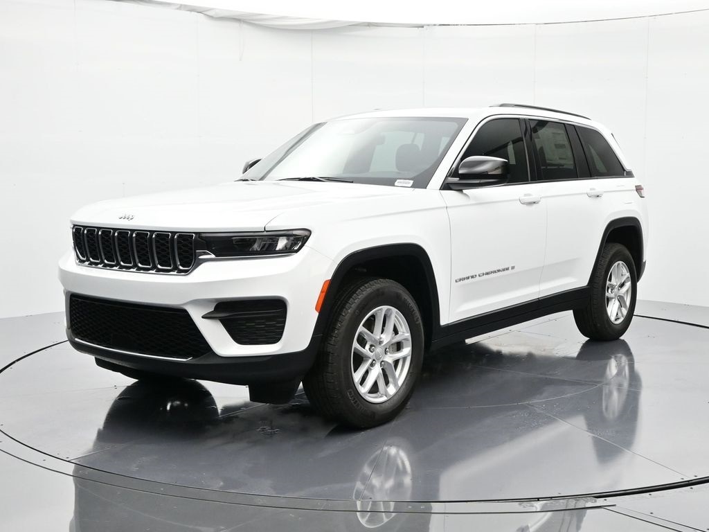 2025 Jeep Grand Cherokee Laredo's photo