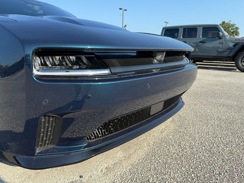 2025 Dodge Charger Daytona Scat Pack - Photo 12