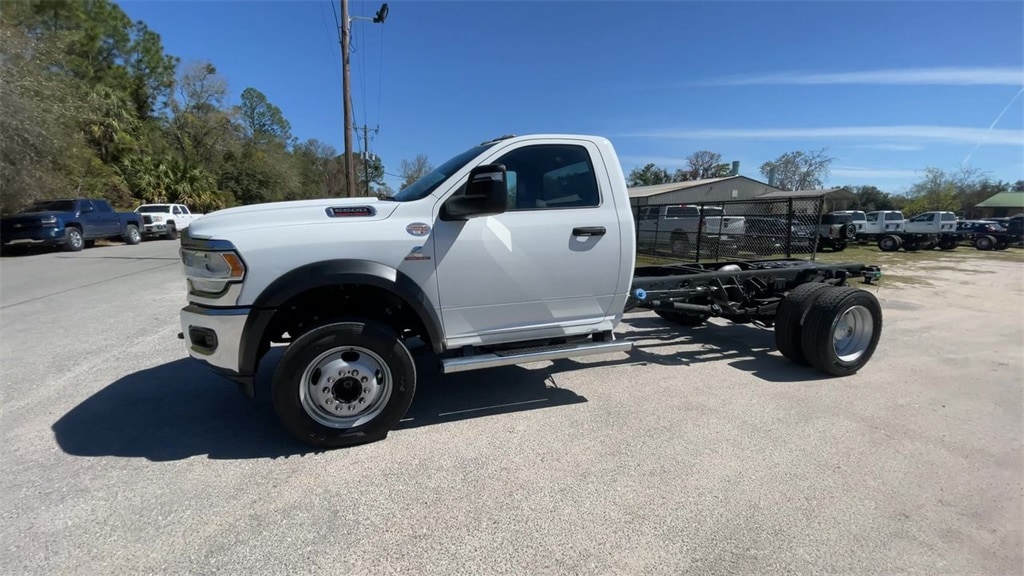 New 2024 Ram 5500 Chassis Cab 5500 TRADESMAN CHASSIS REGULAR CAB 4X4 84' CA Pickup
