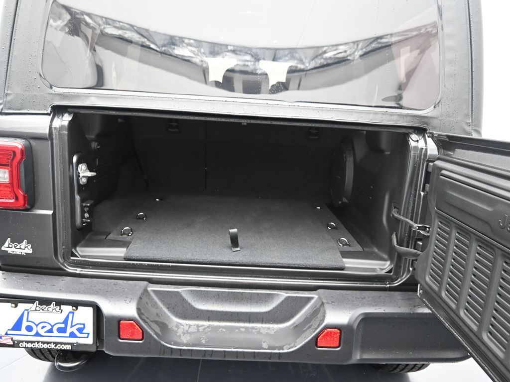 2025 Jeep Wrangler 4-Door Sahara - Photo 26