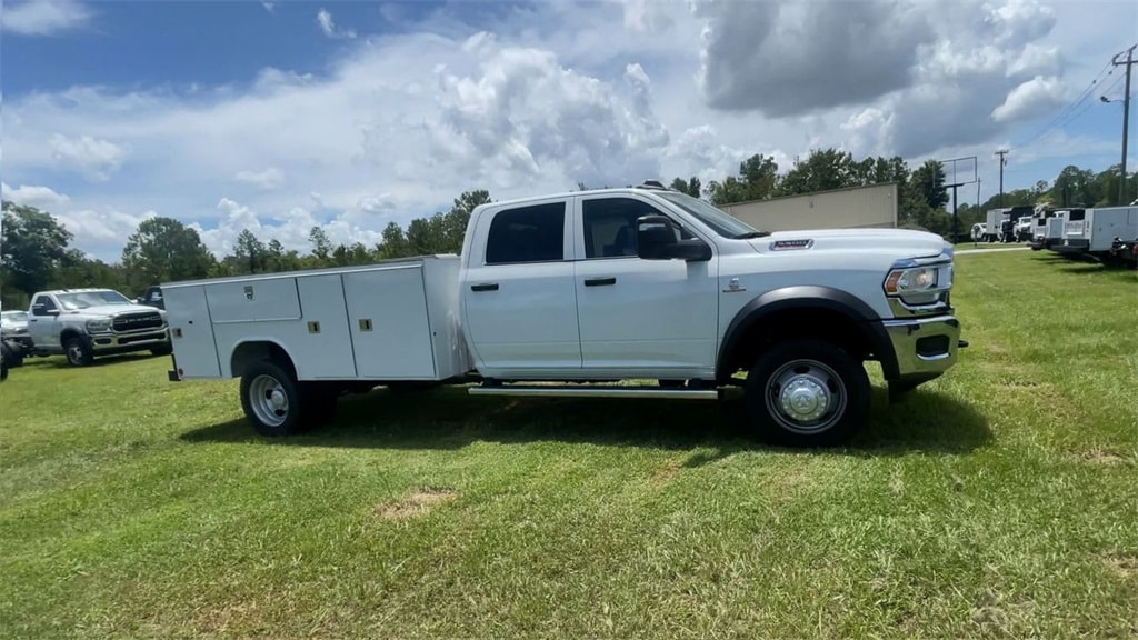 New 2024 Ram 5500 Chassis Cab 5500 TRADESMAN CHASSIS CREW CAB 4X4 84' CA Pickup