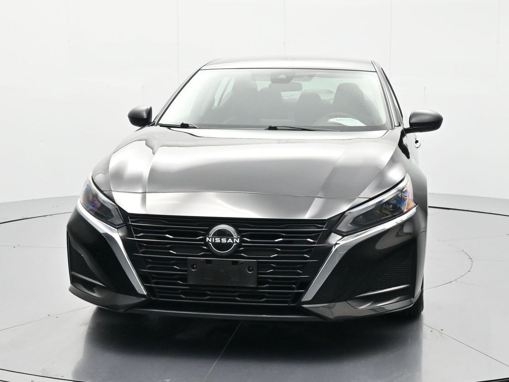 Used 2024 Nissan Altima 2.5 SV Sedan
