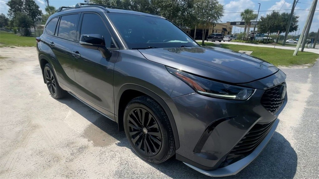 2024 Toyota Highlander XSE photo 2