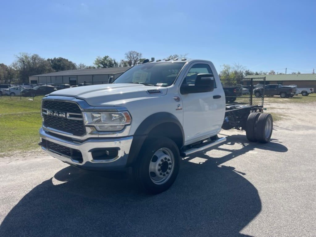 New 2024 Ram 5500 Chassis Cab 5500 TRADESMAN CHASSIS REGULAR CAB 4X4 84' CA Pickup
