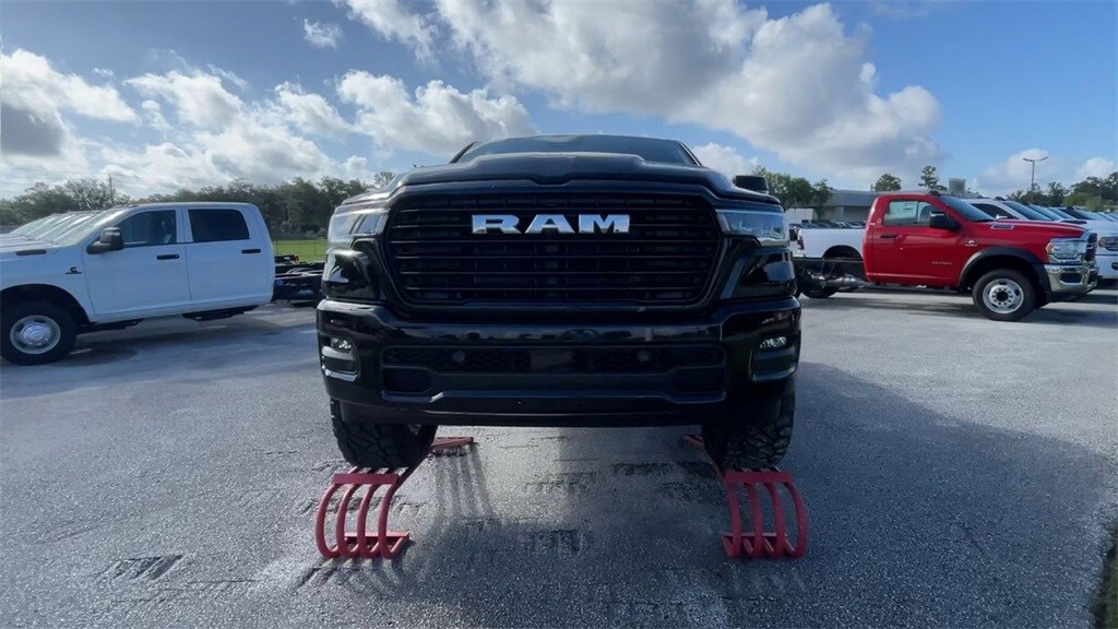 2025 Ram 1500 Laramie photo 3