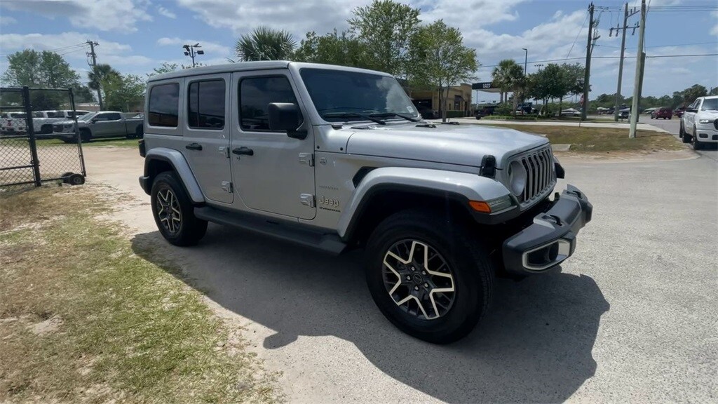 2024 Jeep Wrangler Sahara photo 2