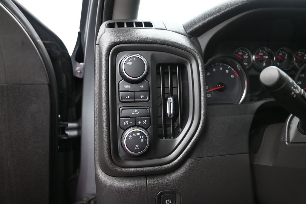 2022 Chevrolet Silverado 1500 Limited Custom - Photo 12