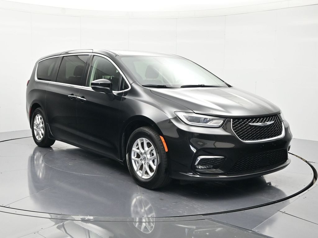 Used 2023 Chrysler Pacifica Touring L Van Passenger Van