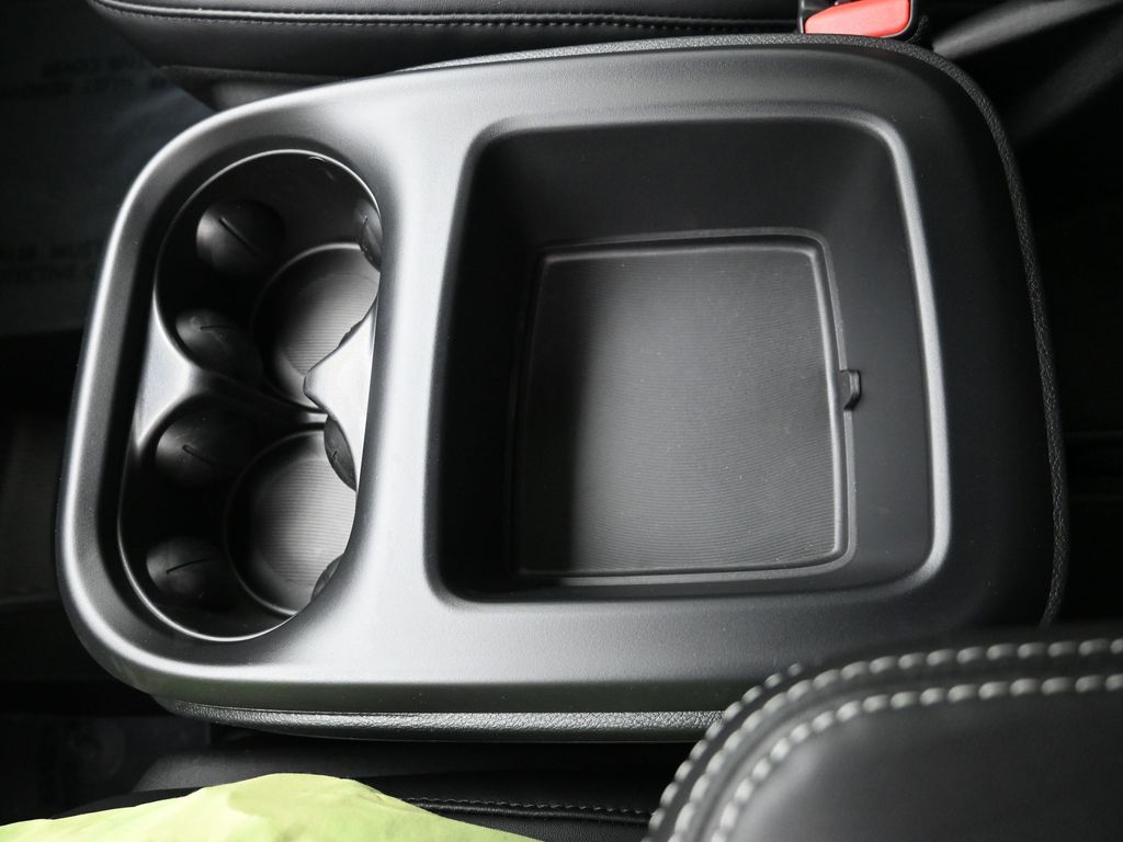 2026 Chrysler Pacifica Select - Photo 19