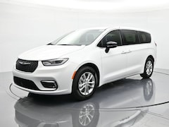 2026 Chrysler Pacifica SELECT Passenger Van