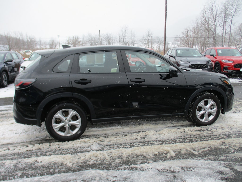 Used 2023 Honda HR-V LX AWD SUV