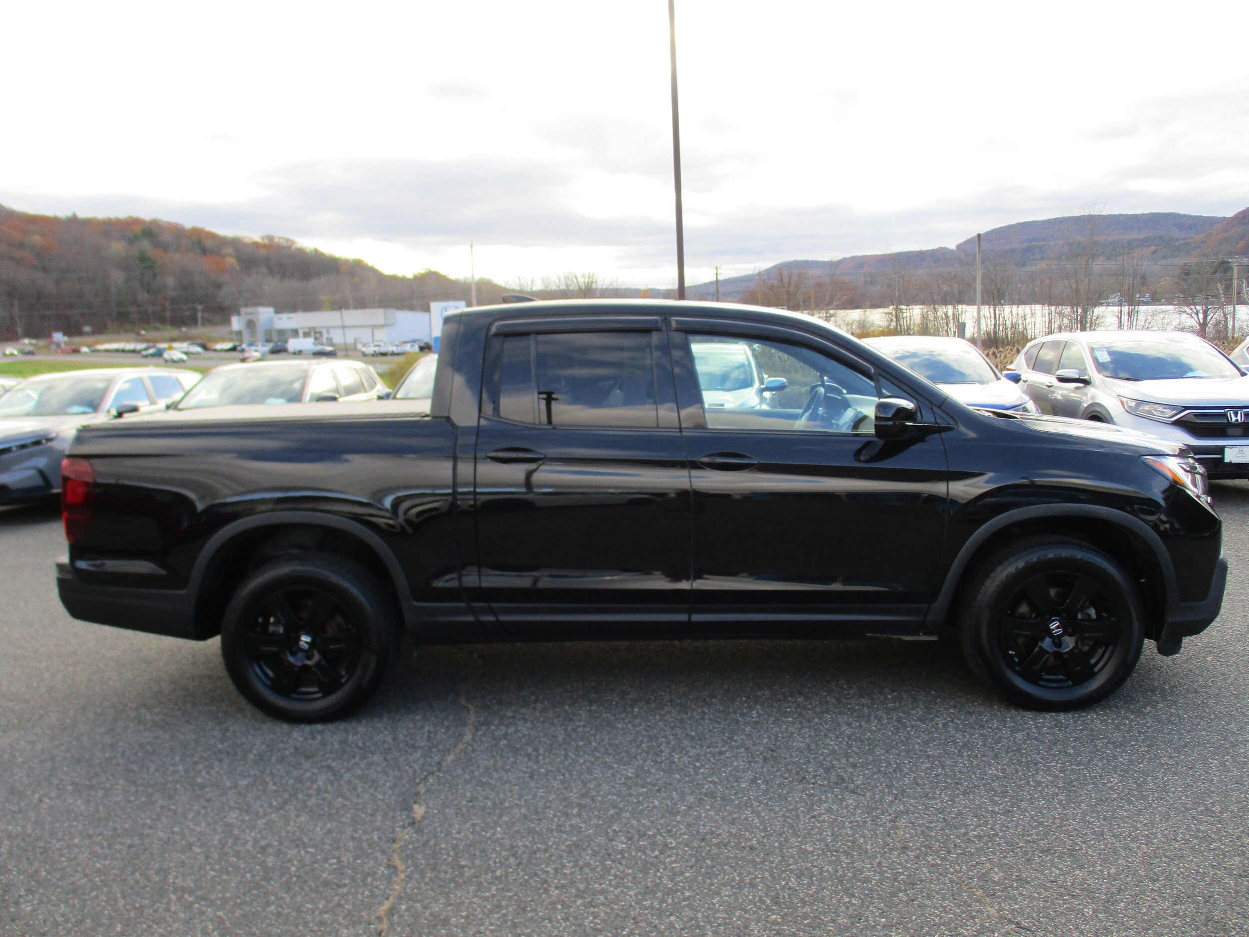 2020 Honda Ridgeline Black Edition photo 4