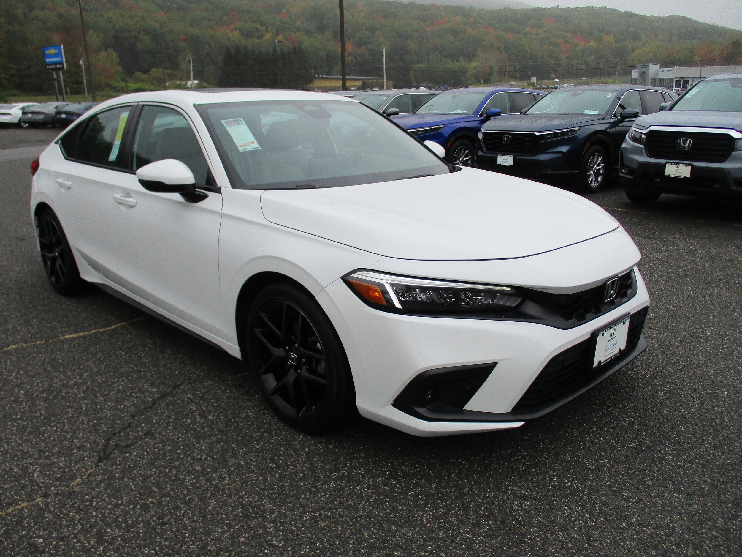 2022 Honda Civic Sport Touring photo 3