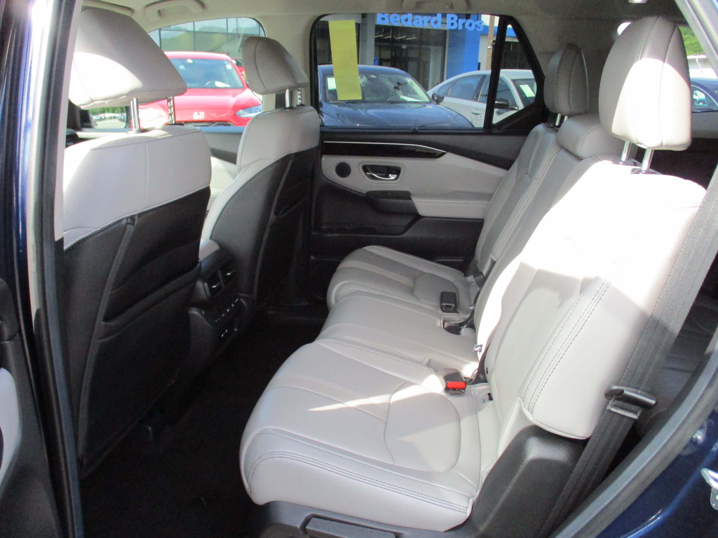 2025 Honda Pilot EX-L - Photo 12