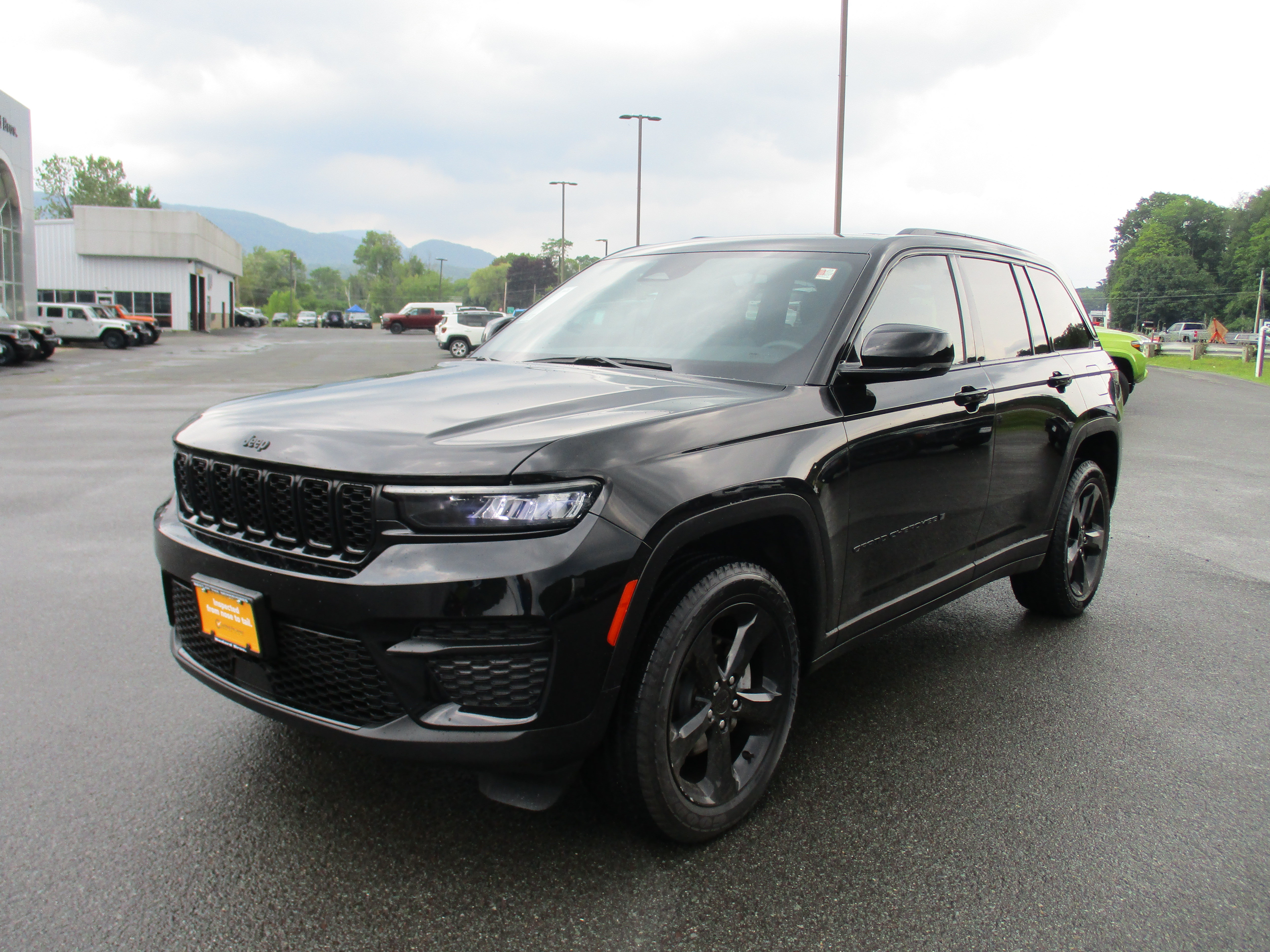 Pre-Owned 2023 Jeep Grand Cherokee Altitude SUV for Sale in Cheshire, MA