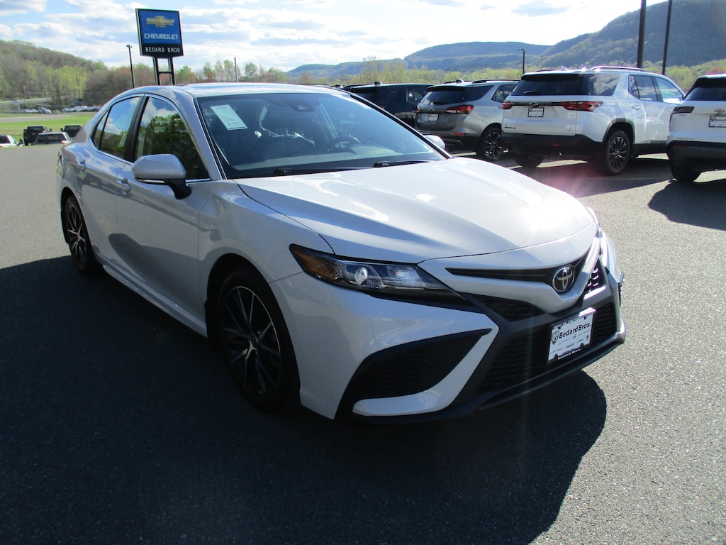 Used 2024 Toyota Camry SE Sedan