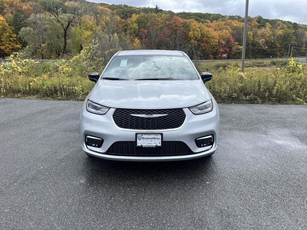 New 2026 Chrysler Pacifica Select Passenger Van