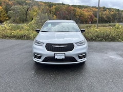 2026 Chrysler Pacifica Select Passenger Van