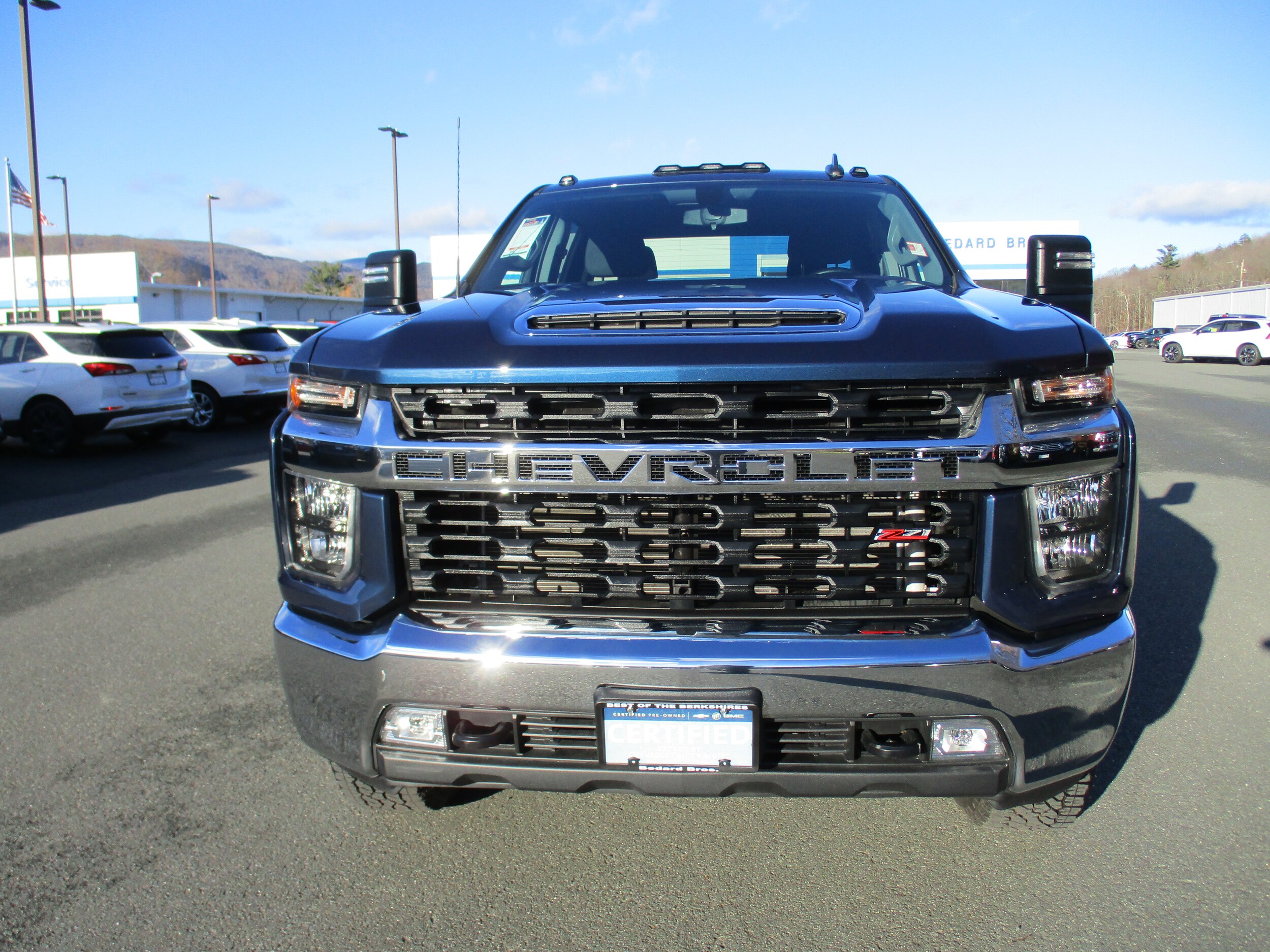 2023 Chevrolet Silverado 2500HD LT photo 2