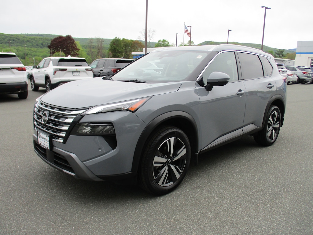 Used 2025 Nissan Rogue SL SUV