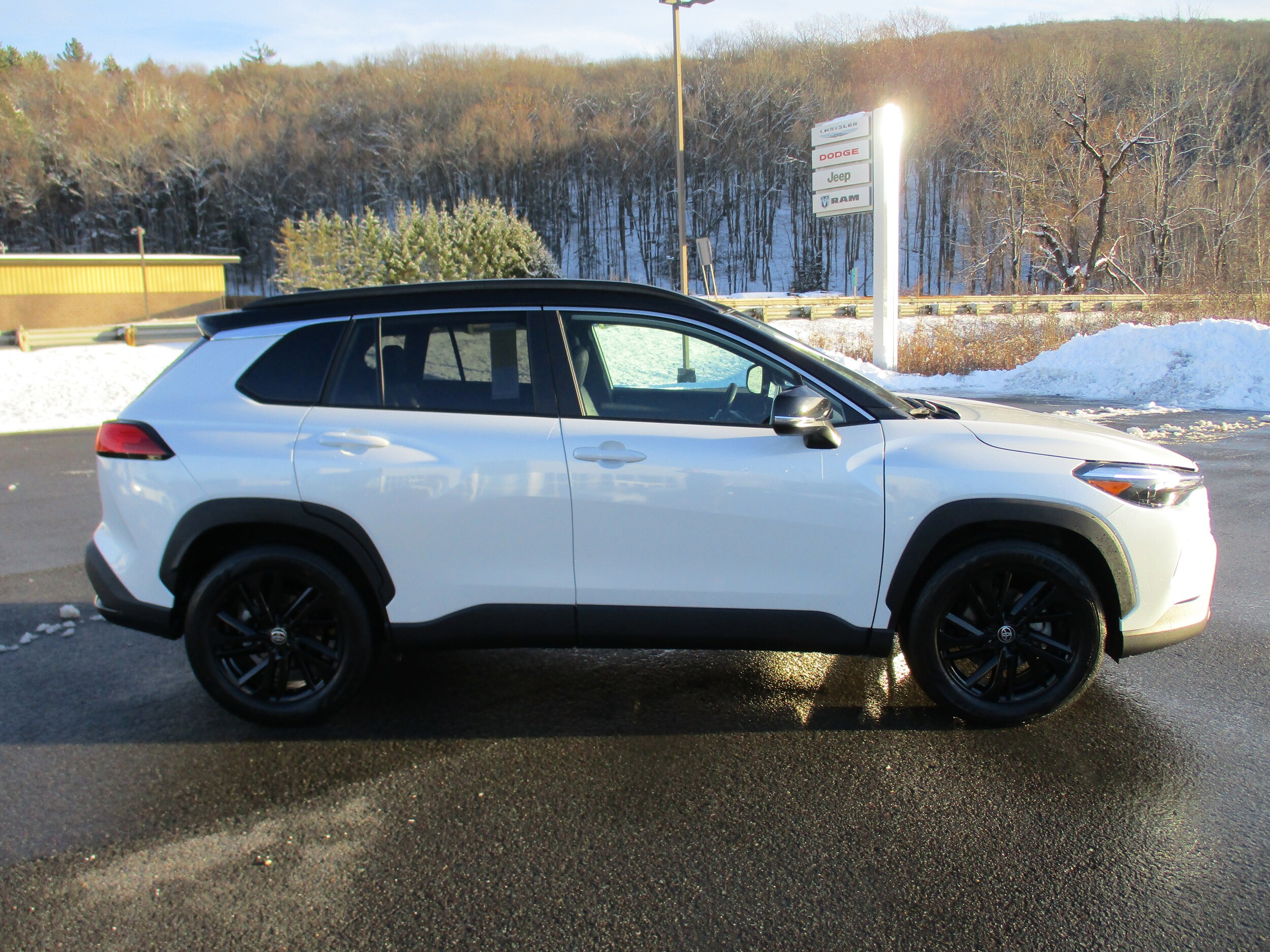 2026 Toyota Corolla Hybrid XSE photo 3