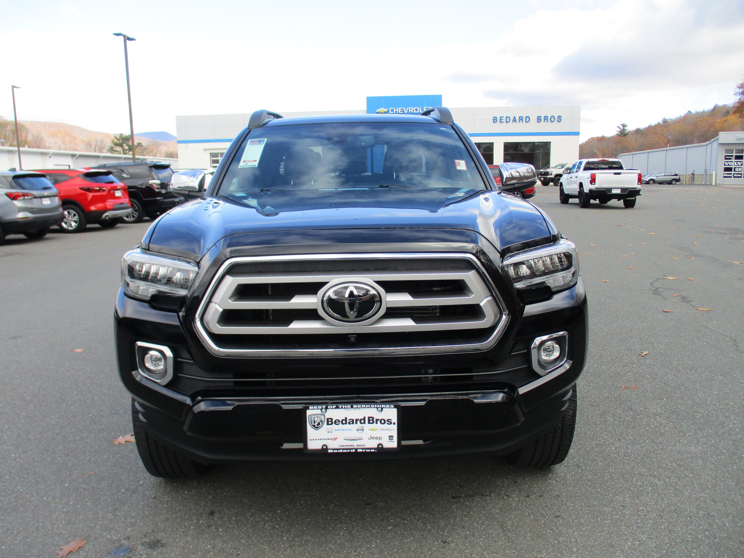 2020 Toyota Tacoma Double Cab photo 2