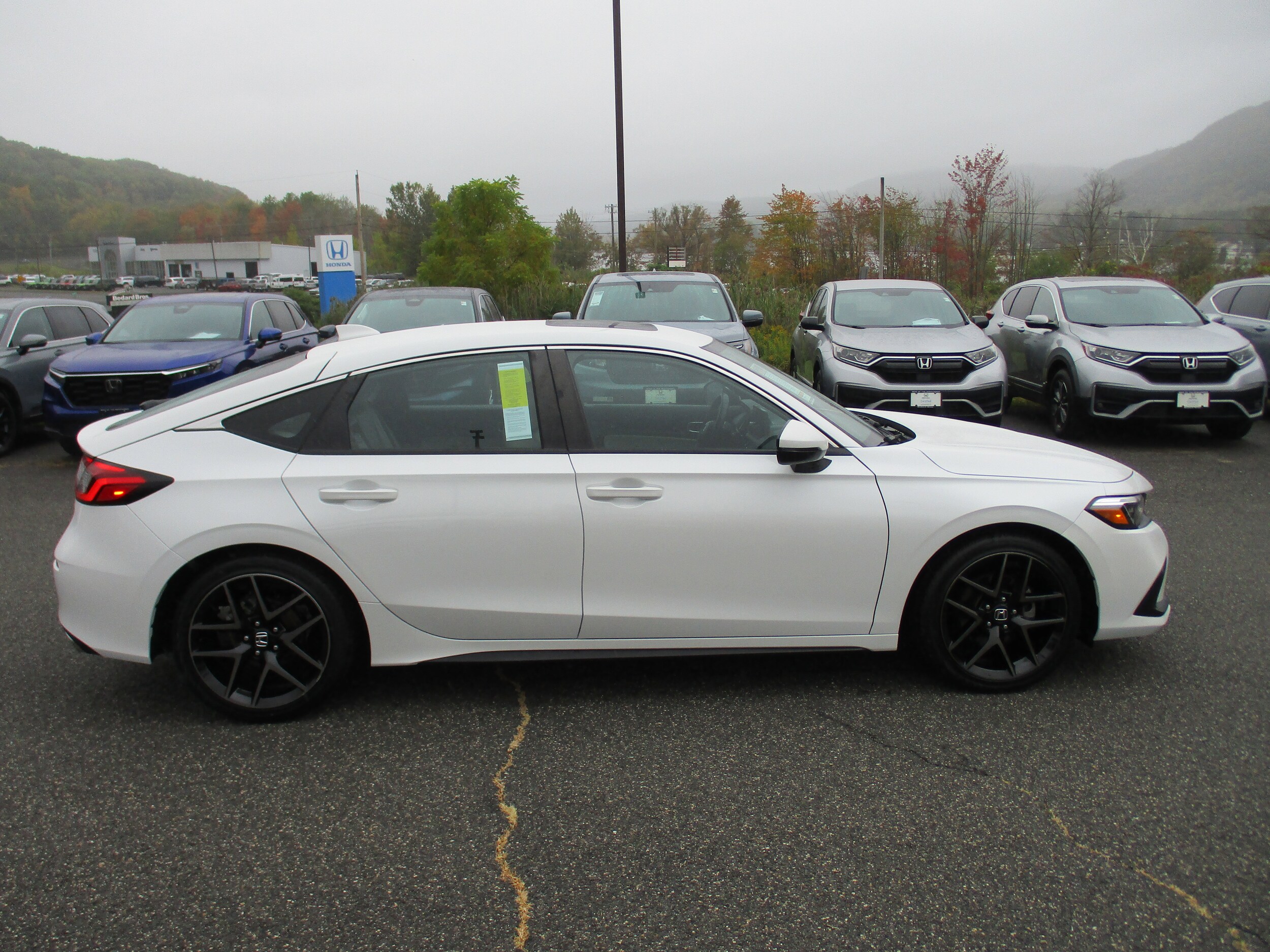 2022 Honda Civic Sport Touring photo 4