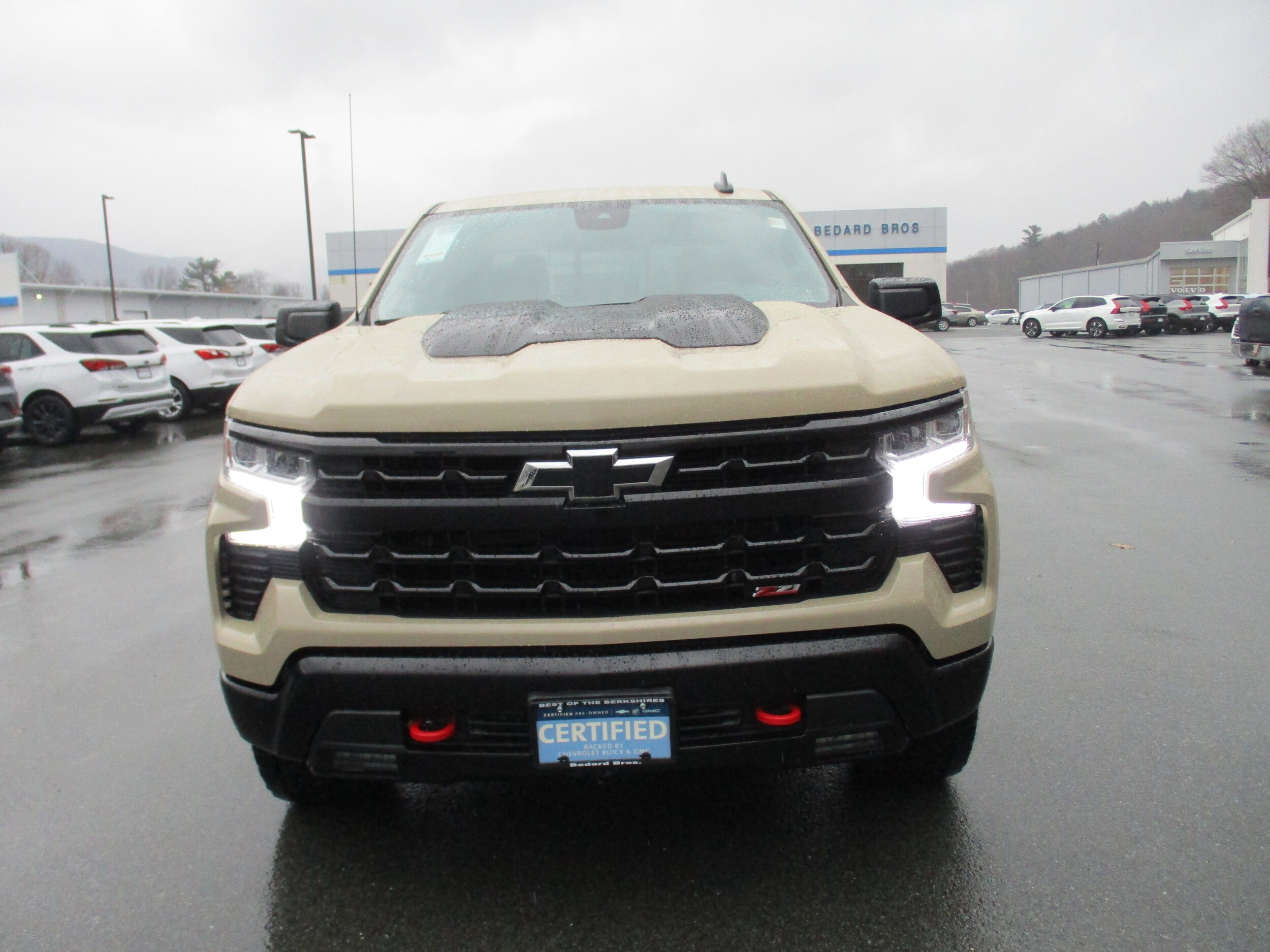 2022 Chevrolet Silverado 1500 LT Trail Boss photo 2