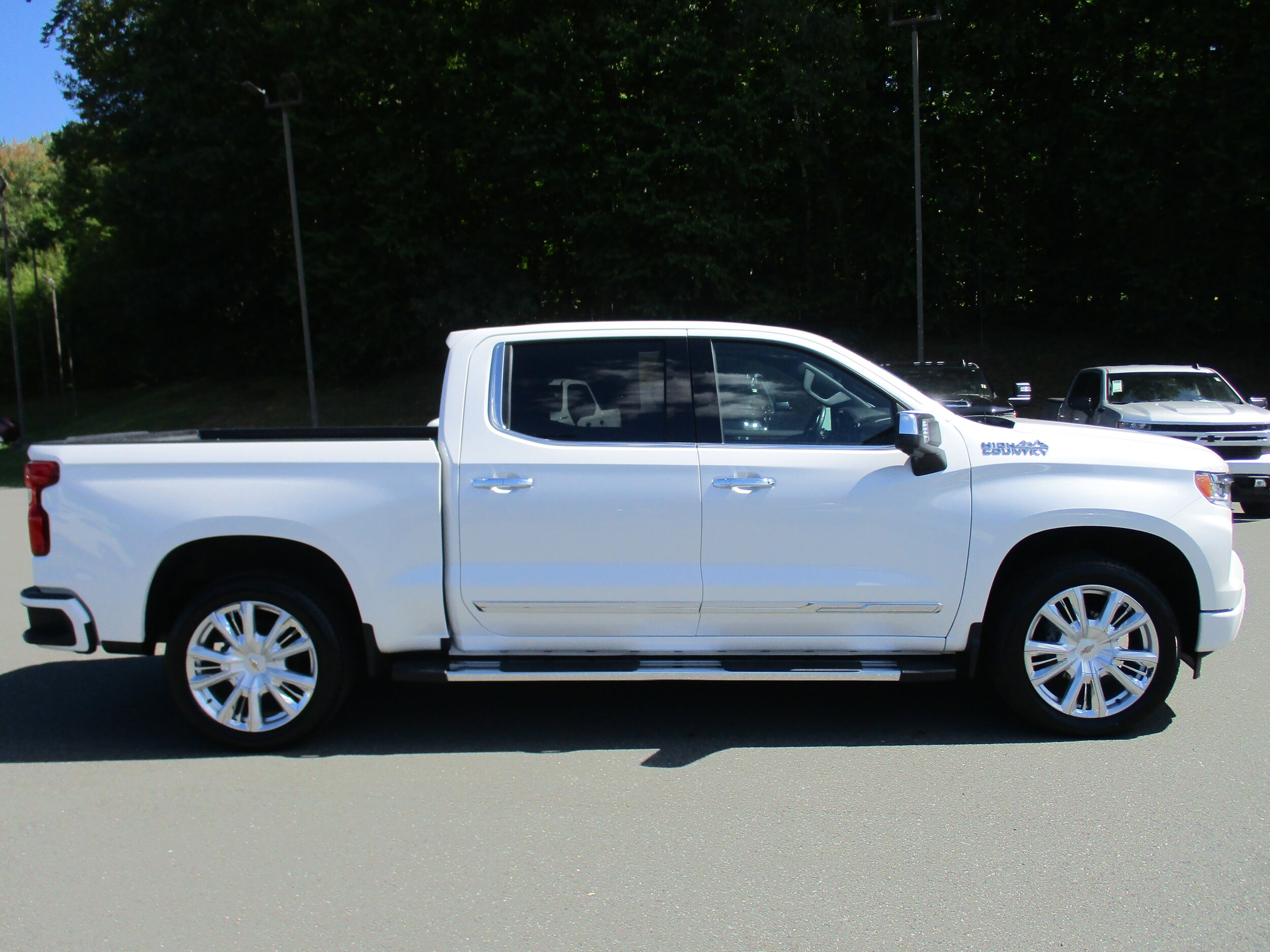 2023 Chevrolet Silverado 1500 High Country photo 4