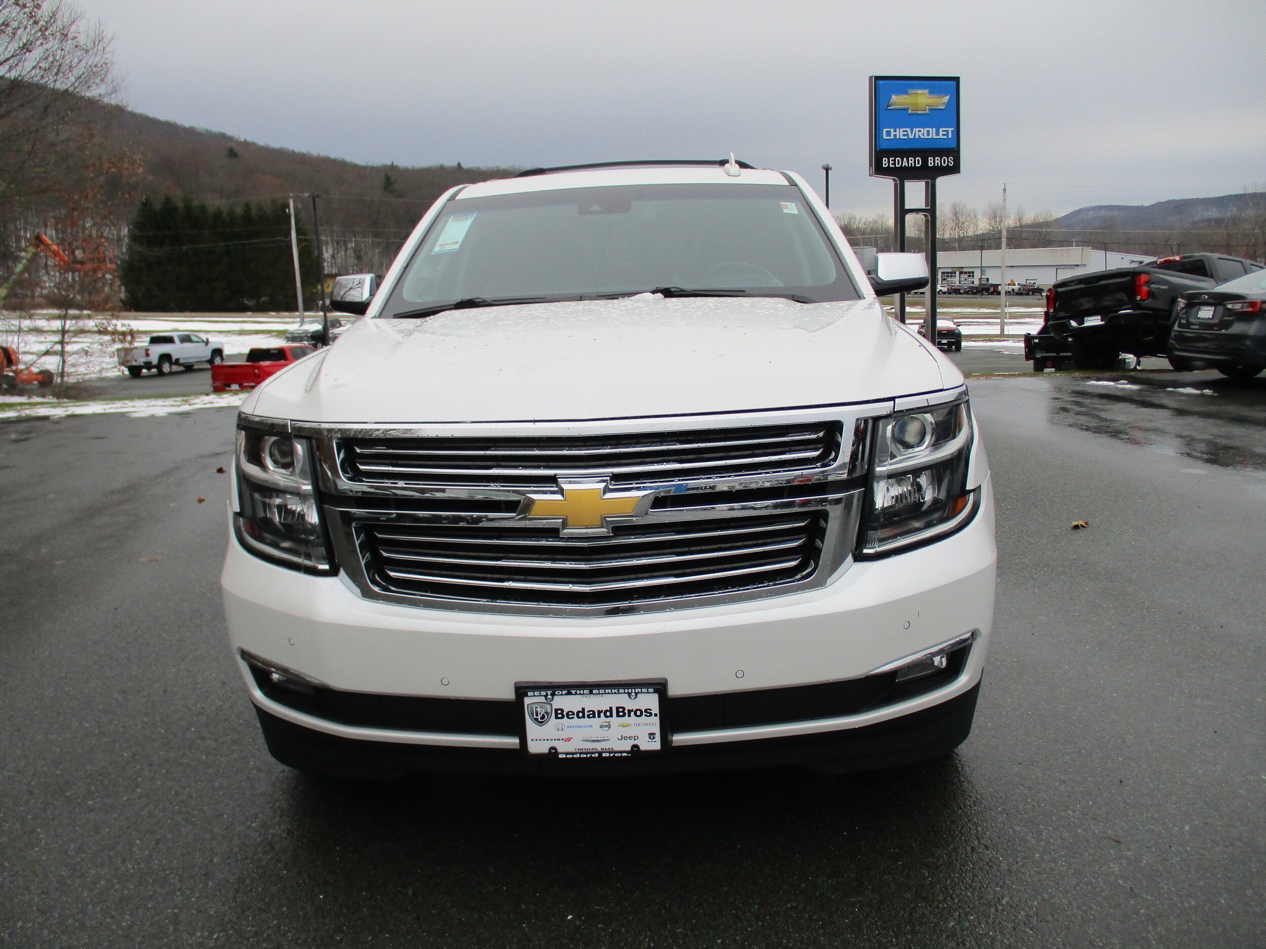 2019 Chevrolet Tahoe Premier photo 2
