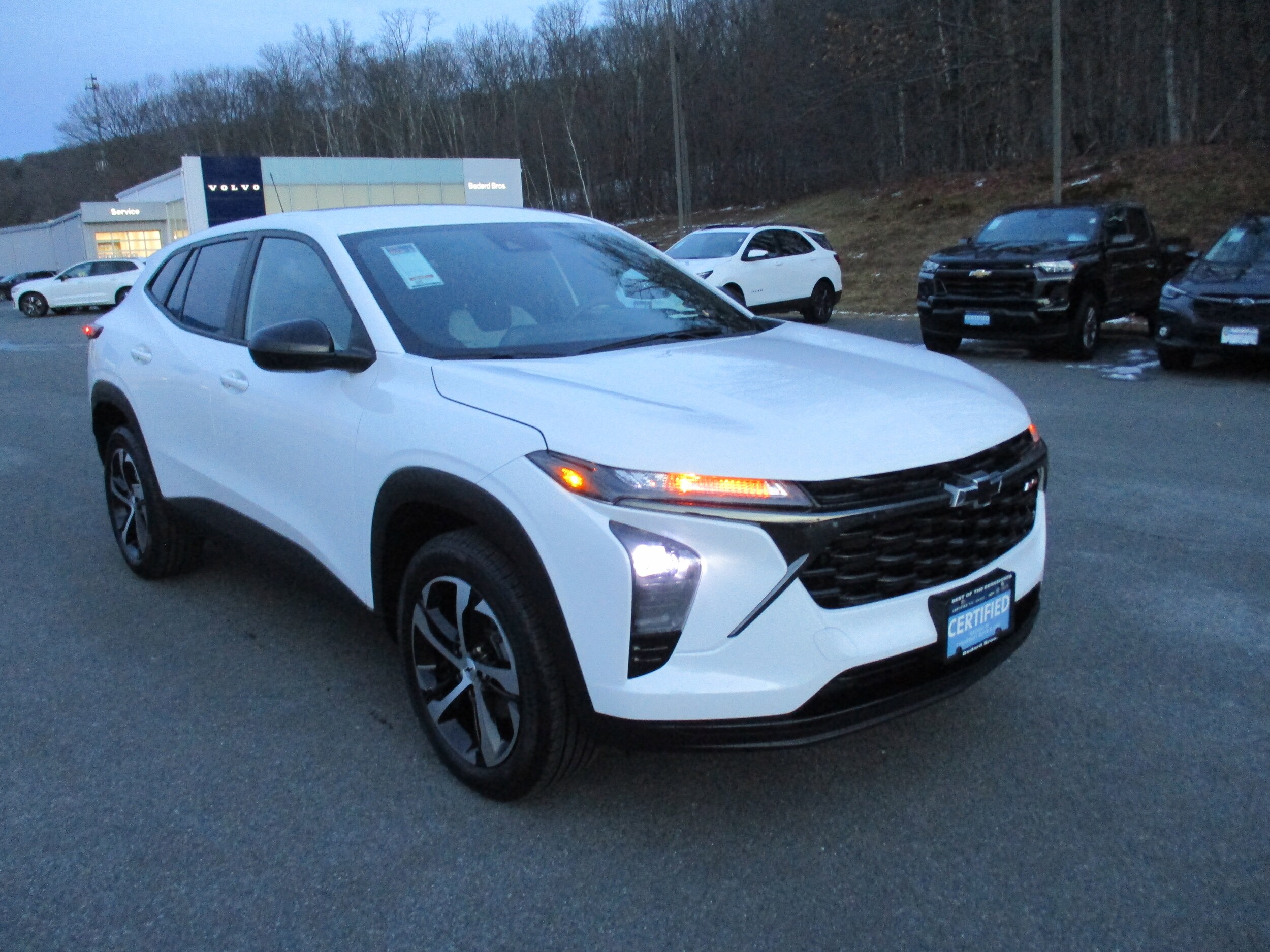 2024 Chevrolet Trax photo 3