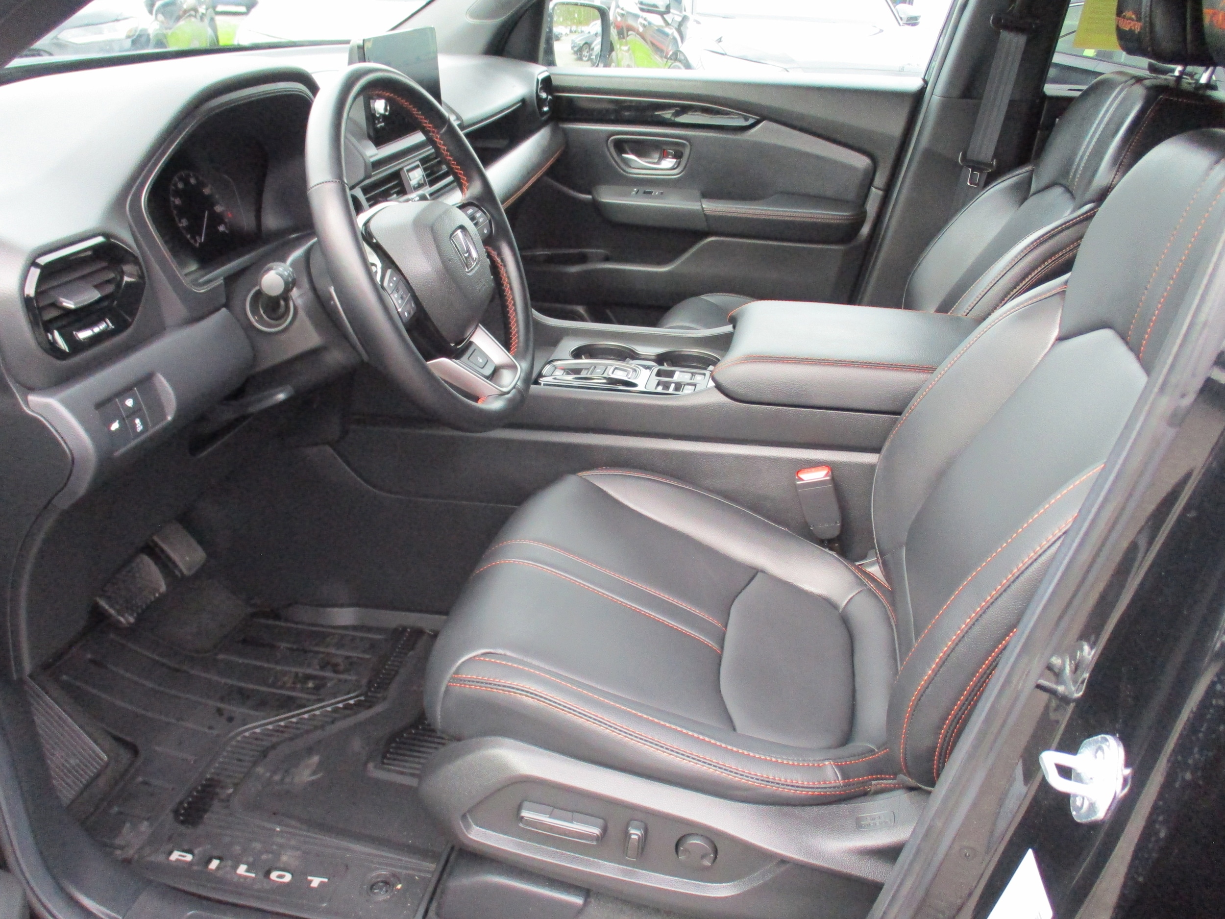 2025 Honda Pilot TrailSport - Photo 12