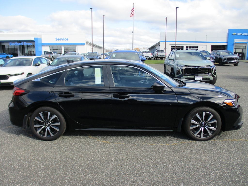 Used 2024 Honda Civic EX-L Hatchback