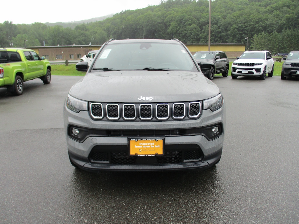 Used 2024 Jeep Compass Latitude Lux SUV