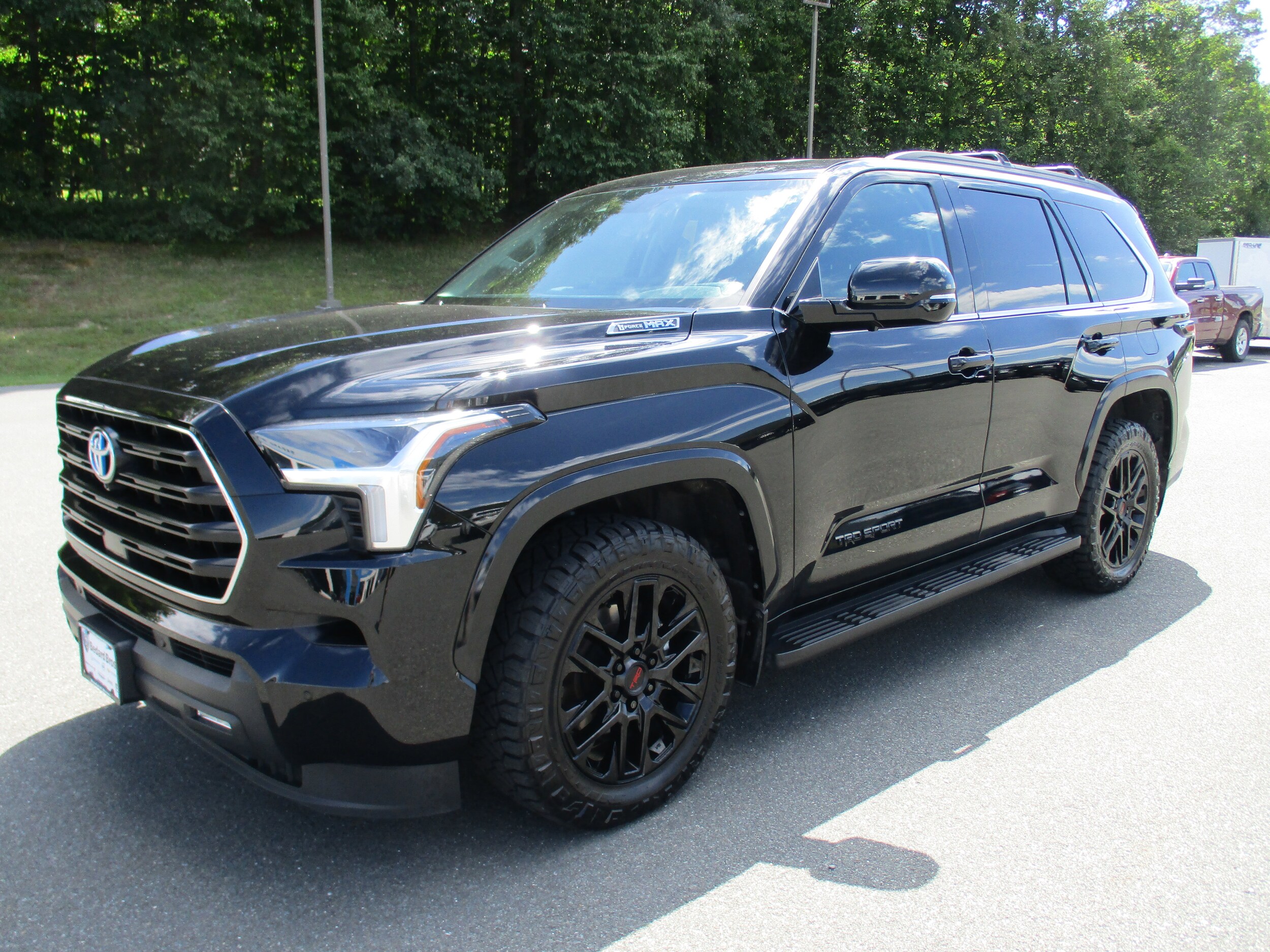 2024 Toyota Highlander XLE photo 3