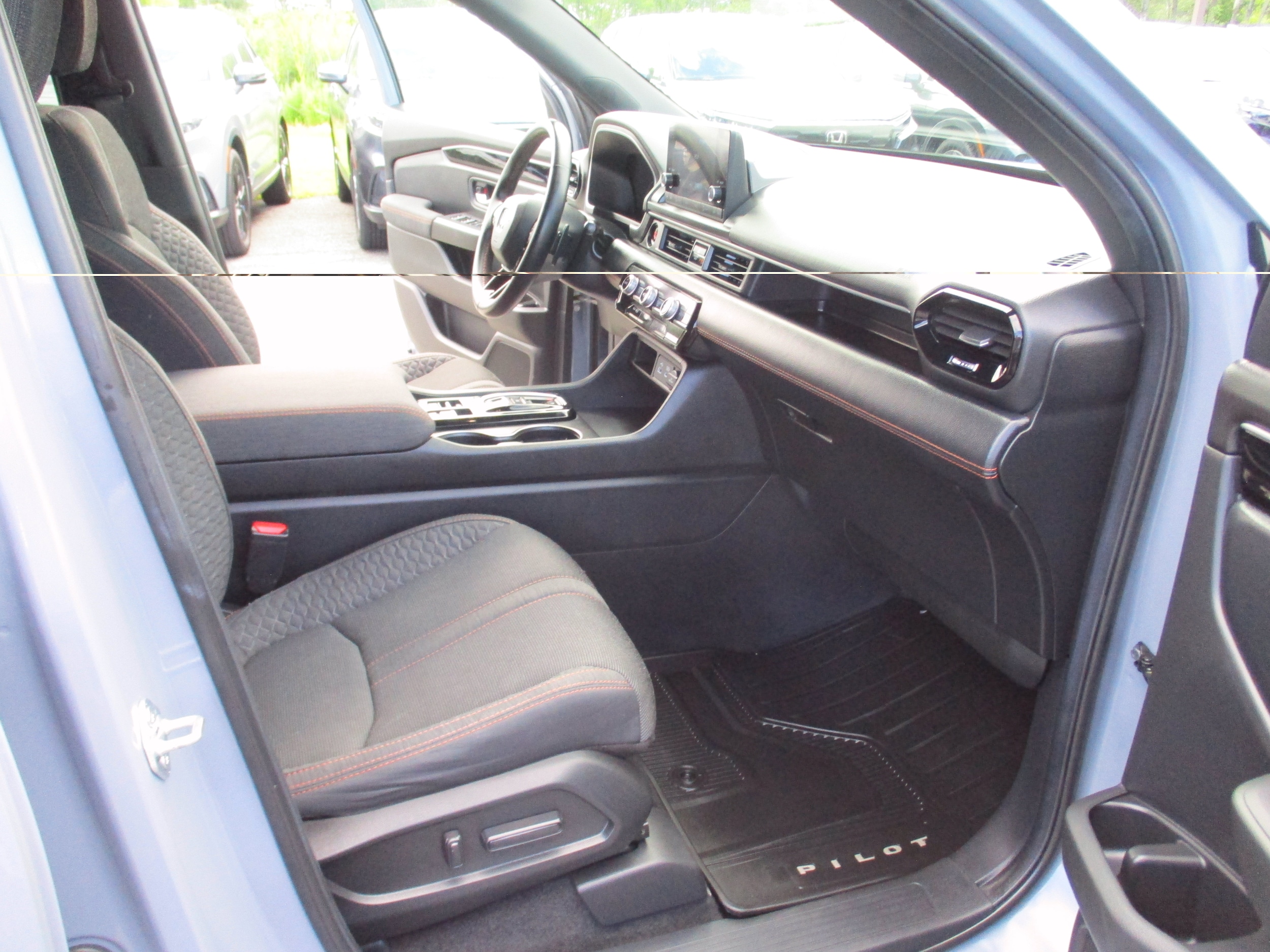 2025 Honda Pilot Sport - Photo 15