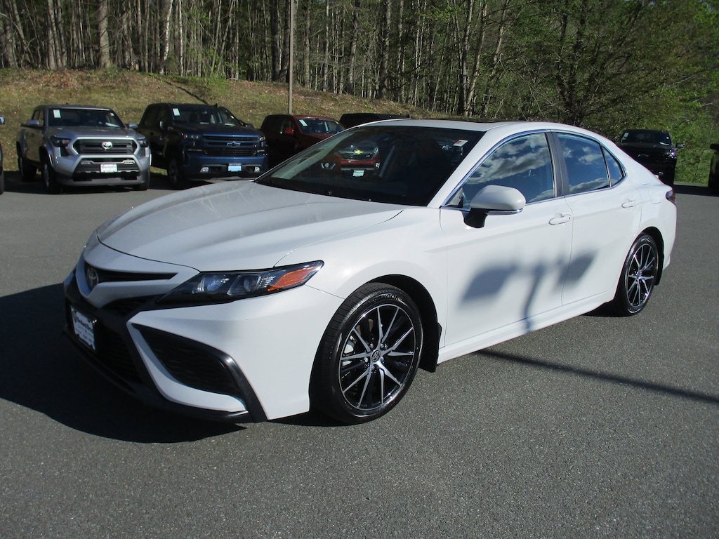Used 2024 Toyota Camry SE Sedan