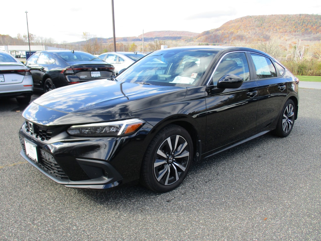 Used 2024 Honda Civic EX-L Hatchback